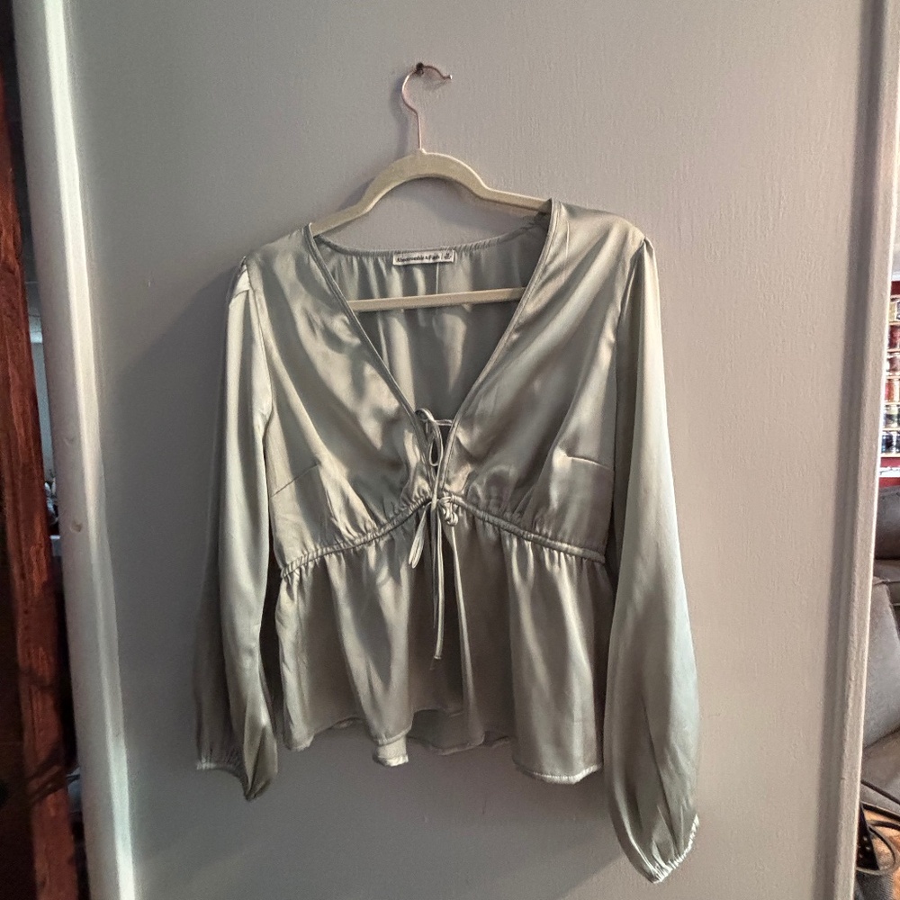 Abercrombie light sage blouse medium